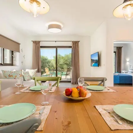 Villa Neema With Private Pool