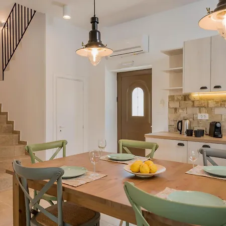 Neema With Private Pool Willa *