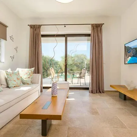 Neema With Private Pool Willa Plános