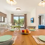 Villa Neema With Private Pool Plános